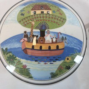 Villeroy & Boch Noah's Ark Covered Dish with hand carved animals 6"